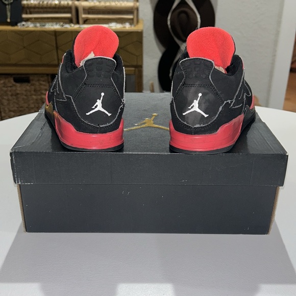 Jordan 4 Retro “Red Thunder” Youth Size 3Y - Picture 5 of 9